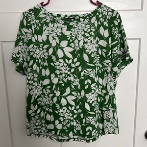 Ann Taylor short sleeve floral blouse